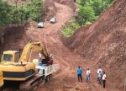 Avanza Gobierno del Estado en  construcción   de nuevos caminos en la Sierra Norte